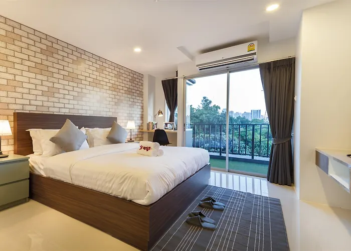 Q Space Hotel 2*